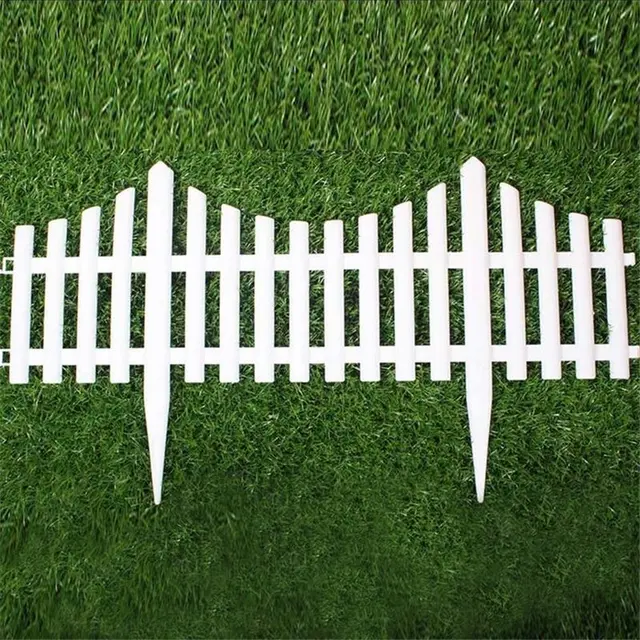 Yard Design That Traps, Then Reuses Leaves