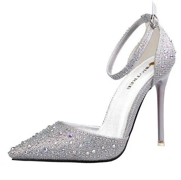 

2018 Spring New Korean Fashion Rhinestone Tip Silver Girl High-heeled Sandals Wild Word Buckle Single shoes