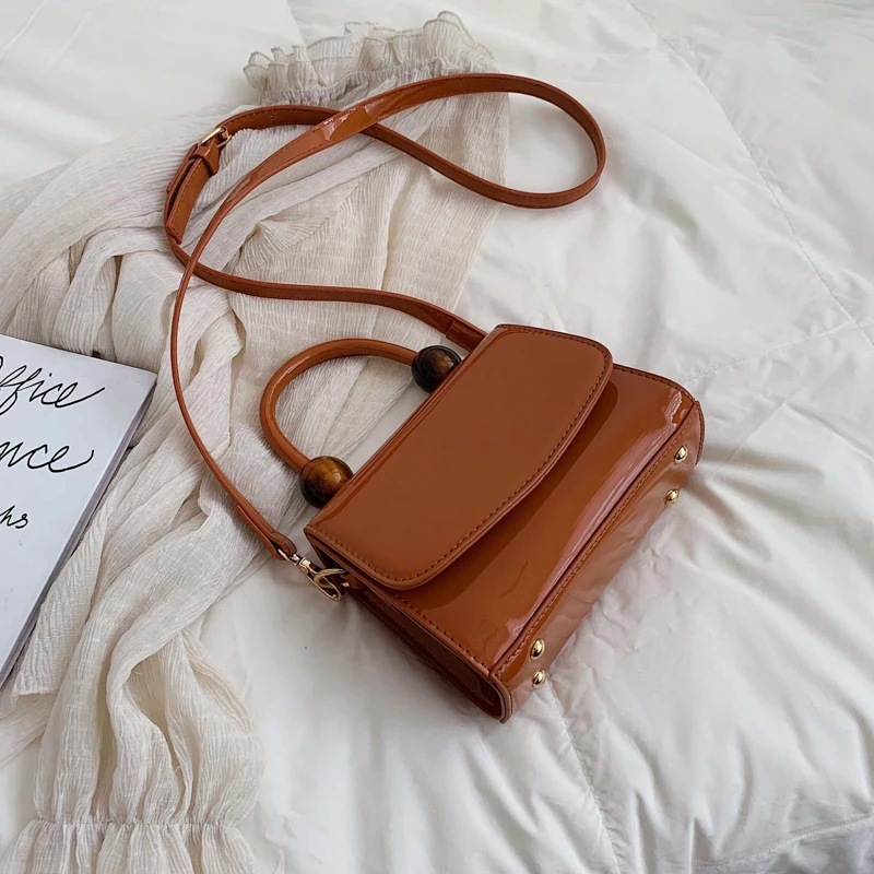 Элегантная женская маленькая сумочка летняя Новая высококачественная женская дизайнерская сумка из лакированной кожи Повседневная сумка-мессенджер - Цвет: Коричневый
