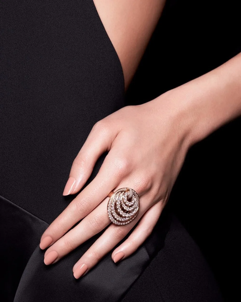 

Luxury AAA cubic zirconia pave setting round shape multi-layered clear stone wedding ring for women gift