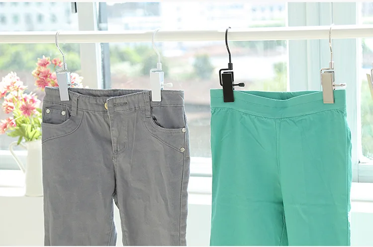 3296896740_386875979