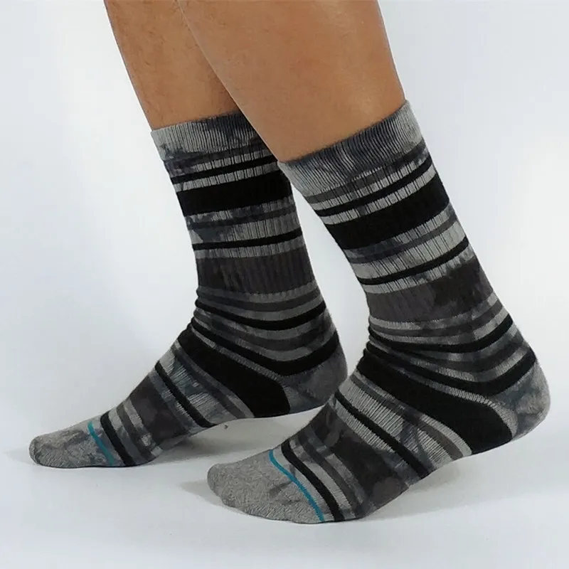 Мужские темно-серые полосатые носки для скейтеров США Размер M(6-9), европейский размер 39-42