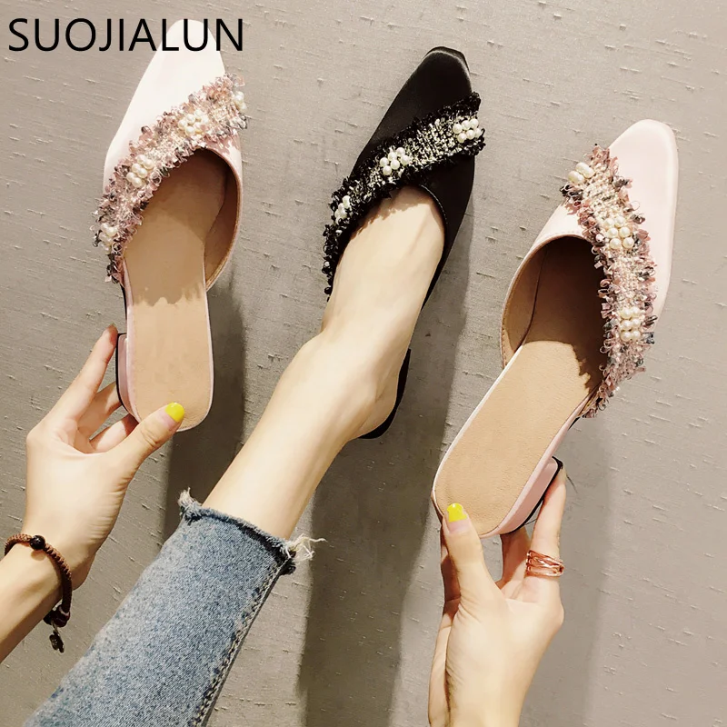 

SUOJIALUN 2018 Women Slippers Slip On Mule Shoes Sexy Shallow Women Flat Heel Shoes Fashion Silk Causal Sandals Outside Slides