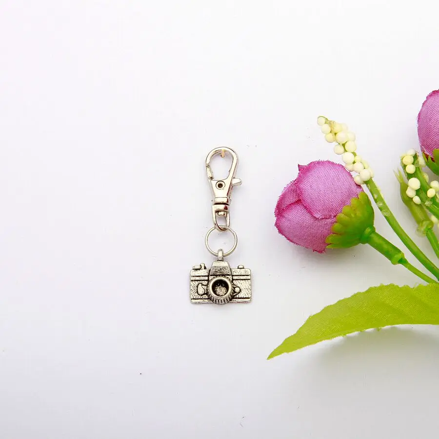 Hot 50pcs Alloy Plating Silver Camera Charm Keychain Rotating Lobster