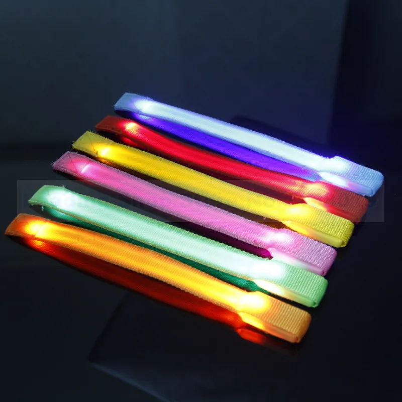 Новинка светодиодные лампы до светящийся свечение мигающий браслет для дискотеки Бар Хэллоуин Рождество multi Цвет