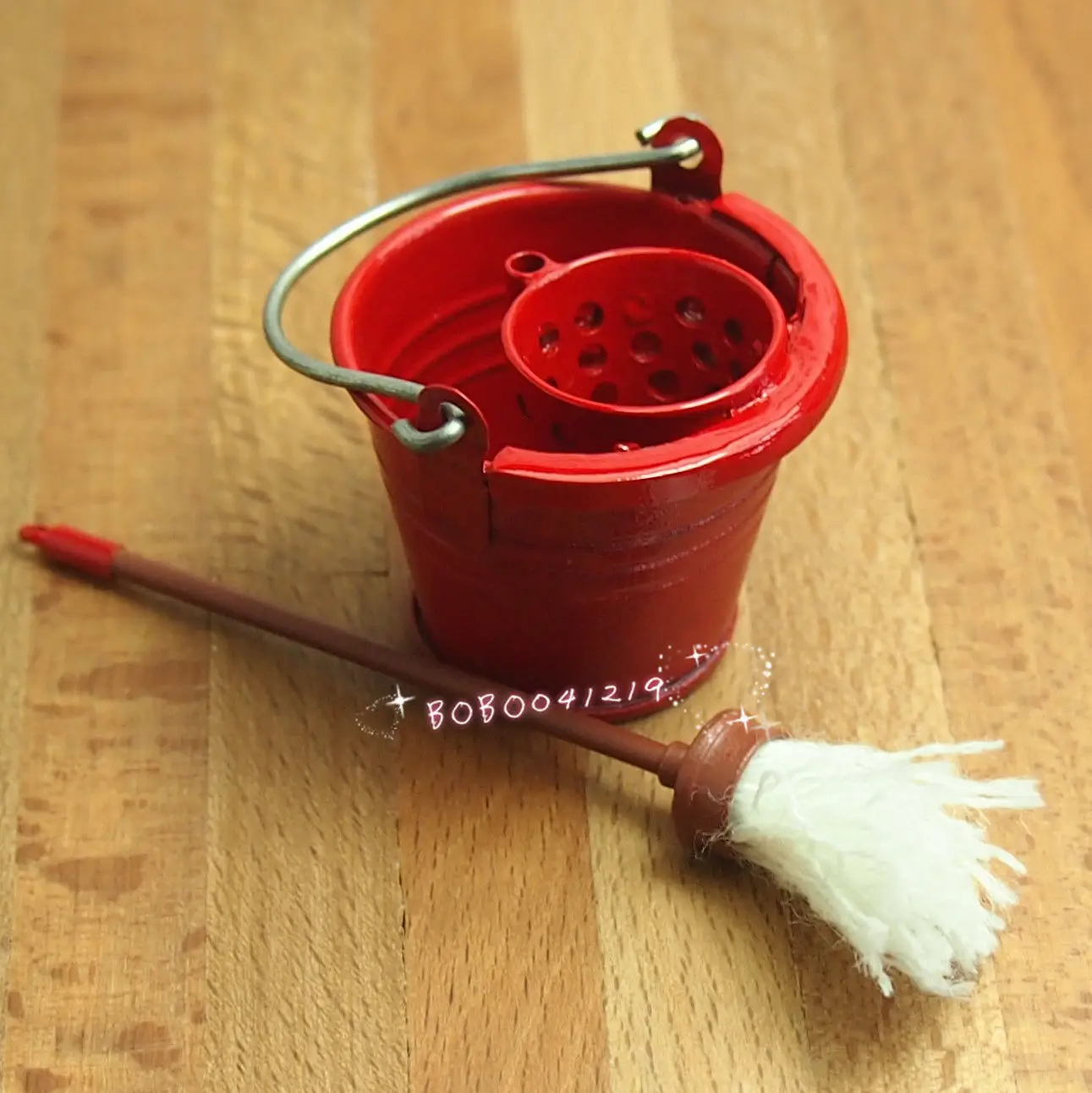 Dollhouse Miniature Kitchen Garden Red Metal Bucket With Mop SPO096