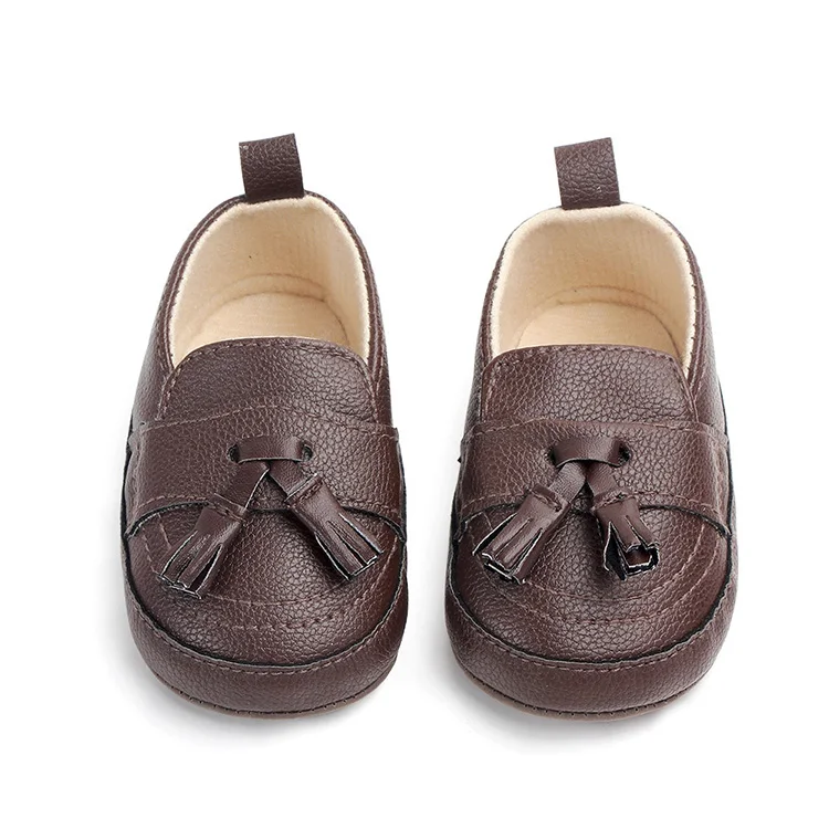 Обувь из искусственной кожи для новорожденных; модная однотонная обувь с бахромой для маленьких мальчиков; обувь с мягкой подошвой для малышей; обувь для девочек 0-18 месяцев