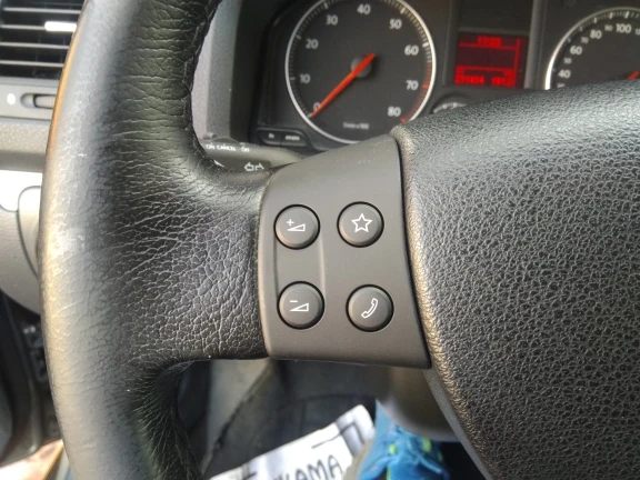 Одна пара кнопок управления рулевым колесом для VW Golf Jetta MK5 Passat B6 1K0 959 537/538|Рулевые