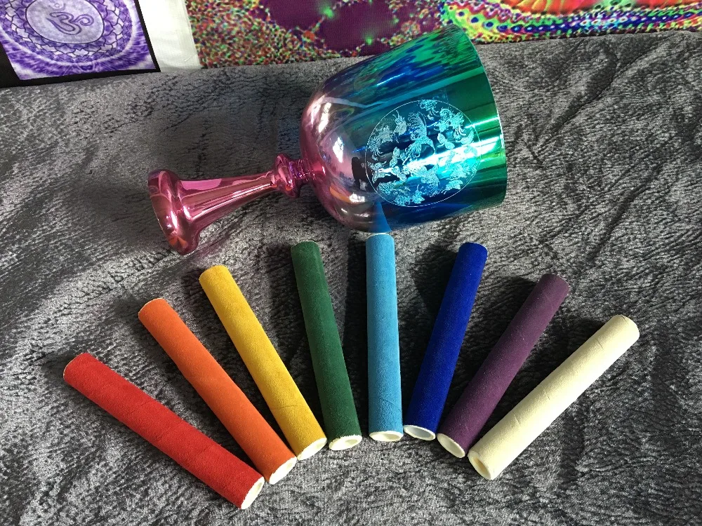 

Около 7 "3-й Октава Идеальный A # or B note покрытием Радужный цветной кристалл пение Грааль с напылением птицы и бабочки резные