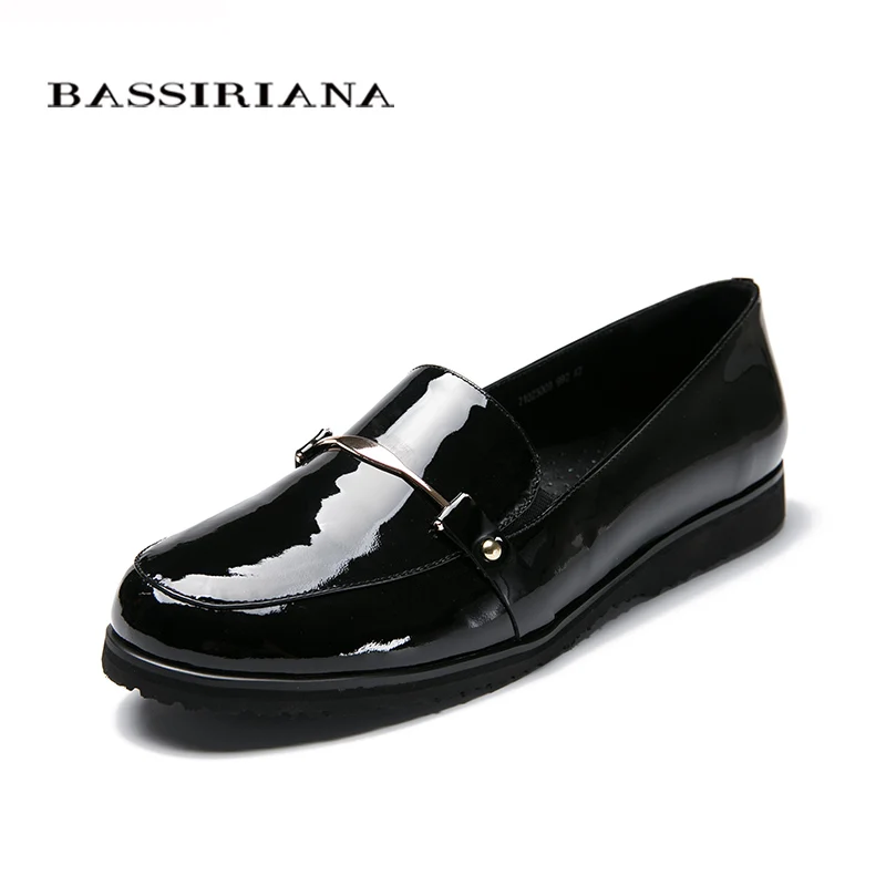 Big size 39-43 Woman flats shoes Genuiene patent leather Slip-On Round Toe Comfortable shoes Fashion Free shipping BASSIRIANA Big size 39-43 Woman flats shoes Genuiene patent leather Slip-On Round Toe Comfortable shoes Fashion Free shipping BASSIRIANA