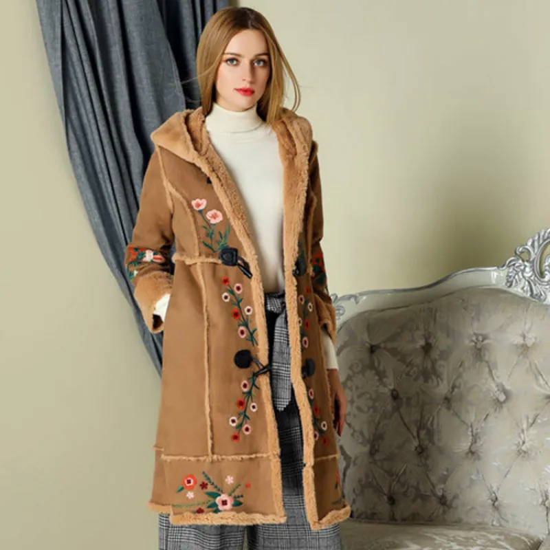 Top quality long-sleeved fashion classic coat embroidery hooded suede long trench coat S-XL free shipping lady winter over coat цена Top quality long-sleeved fashion classic coat embroidery hooded suede long trench coat S-XL free shipping lady winter over coat цены онлайн