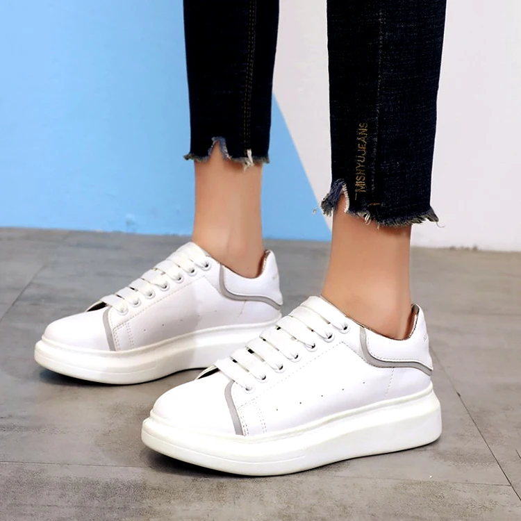 Светодиодный свет толстый каблук белая женская обувь из натуральной кожи роскошные дизайн освещения женские кроссовки сезона на шнуровке неуклюжим спортивная обувь
