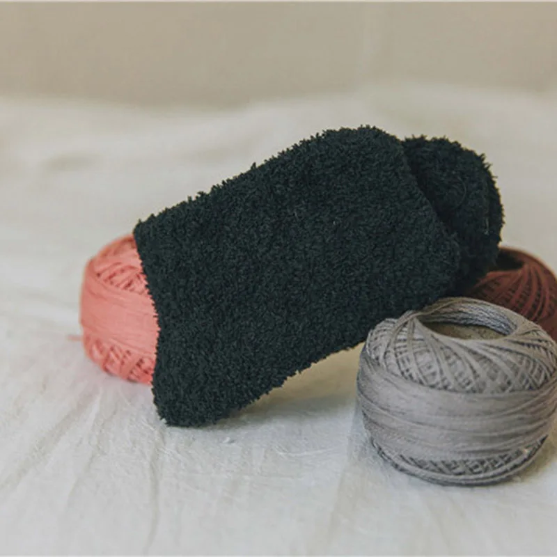 Женские удобные кашемировые носки зимние теплые носки для сна домашние пушистые носки коралловые бархатные гетры Рождественский подарок meias - Цвет: black