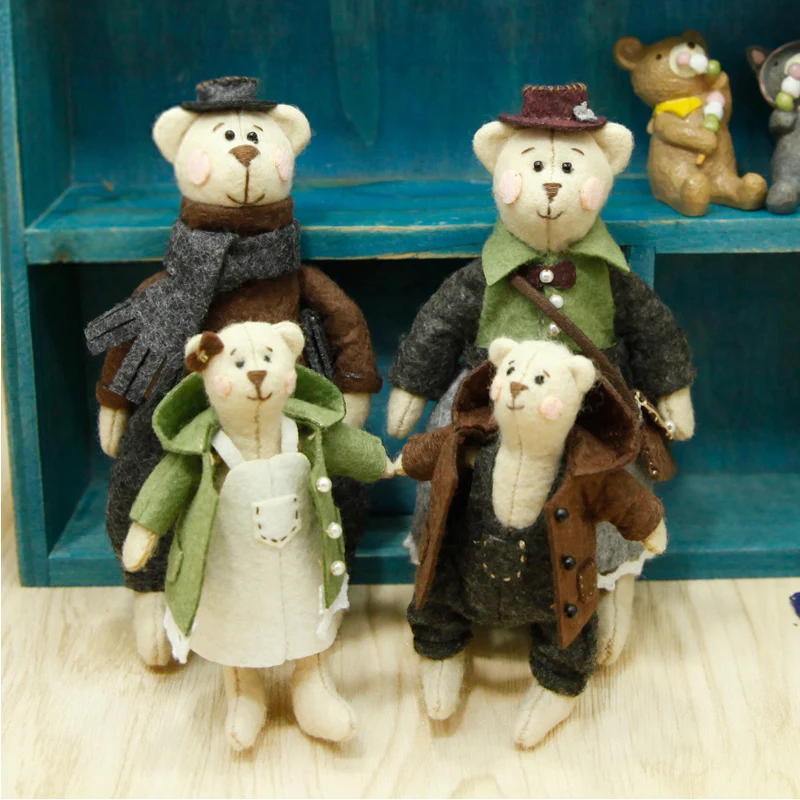 

2018 Lovely Teddy Bear Families Doll Felt DIY Material Package Sweet Handmade Felt Applique Ornament Home Decoration For Bedroom