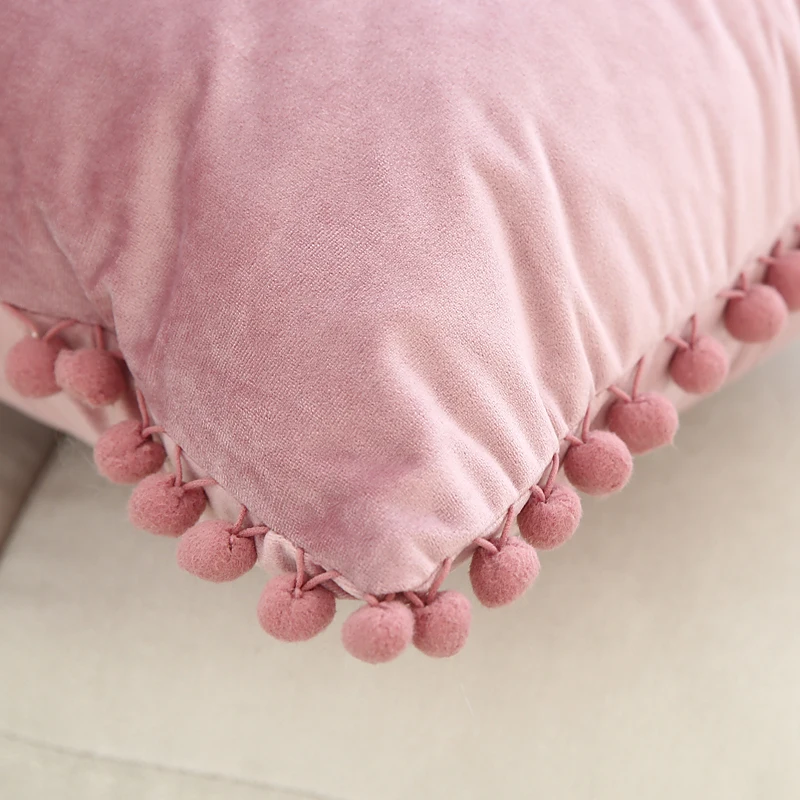 Милые наволочки для подушек с помпоном, розовый, красный, синий, слоновая кость, однотонный чехол для подушек, мягкий бархат, домашний декоративный, 45x45 см, для дивана, кровати, стула