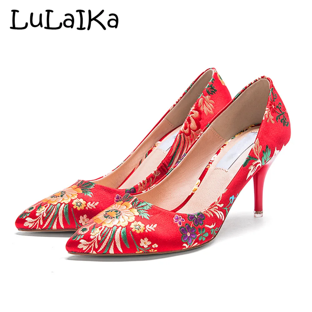 

Multi-color satin velvet bridal pumps Pointed Toe 2018 embroidery flowers women shoes High quality high heels wedding stilettos
