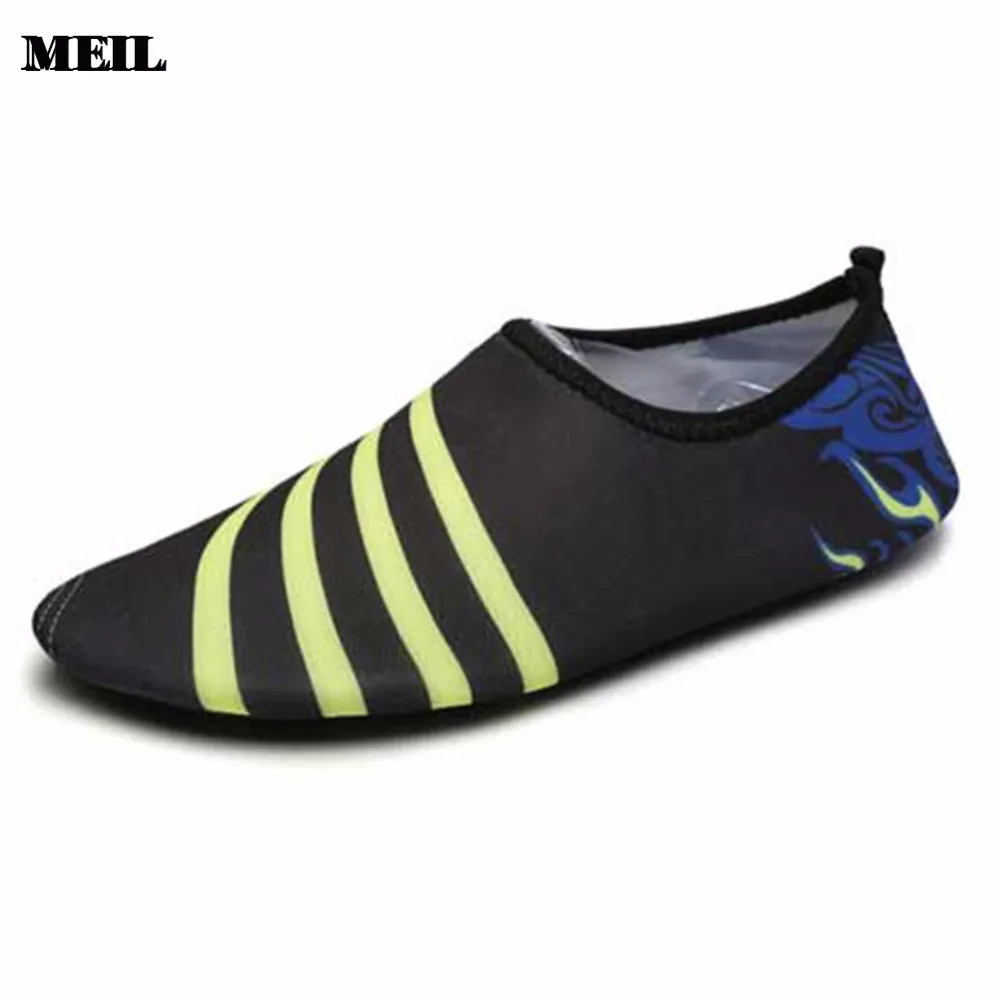 men's footwear for beach