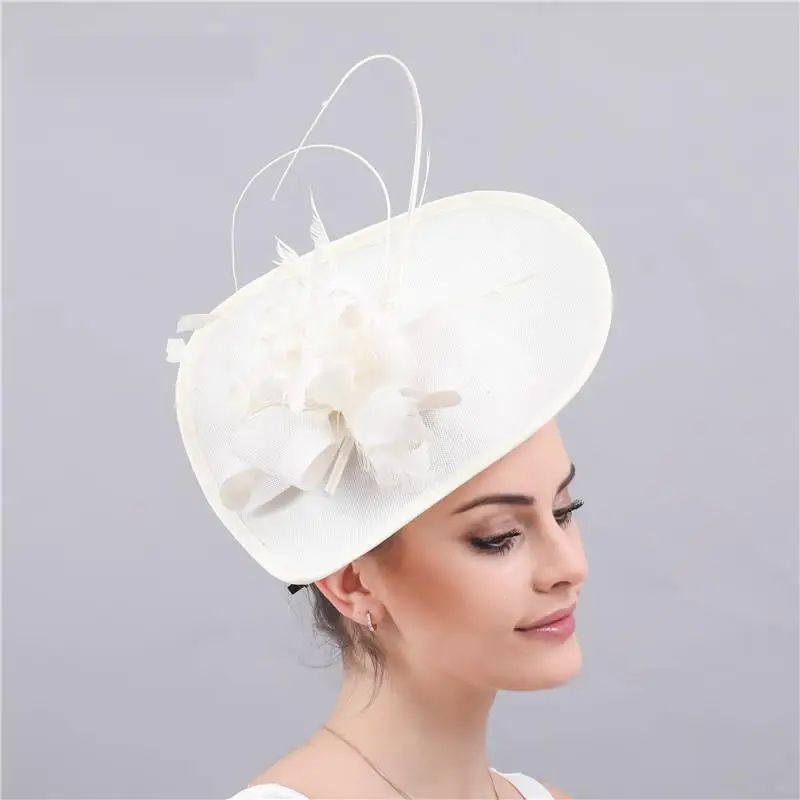 البريطانية الرجعية العروس غطاء الرأس الدانتيل الكتان شبكة ريشة القوس عقدة الزفاف القبعات الزفاف مأدبة الحصان سباق مهرجان نوبل سيدة القبعات