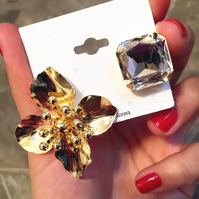 

2018 New Women Girl Fashion Statement Jewelry Korea Asymmetry Square Cubic Zirconia Metal Big Flower Stud Earrings for brincos