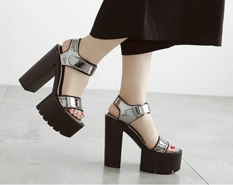 2016 Korean version of the new waterproof fish mouth sandals female summer sexy black thick with