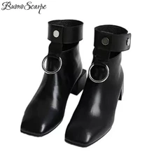 BuonoScarpe/Элегантные Шикарные ботильоны в стиле ретро с квадратным носком; короткие кожаные ботильоны с металлическими кругами и ремешком на щиколотке; botas Mujer; женская обувь черного цвета