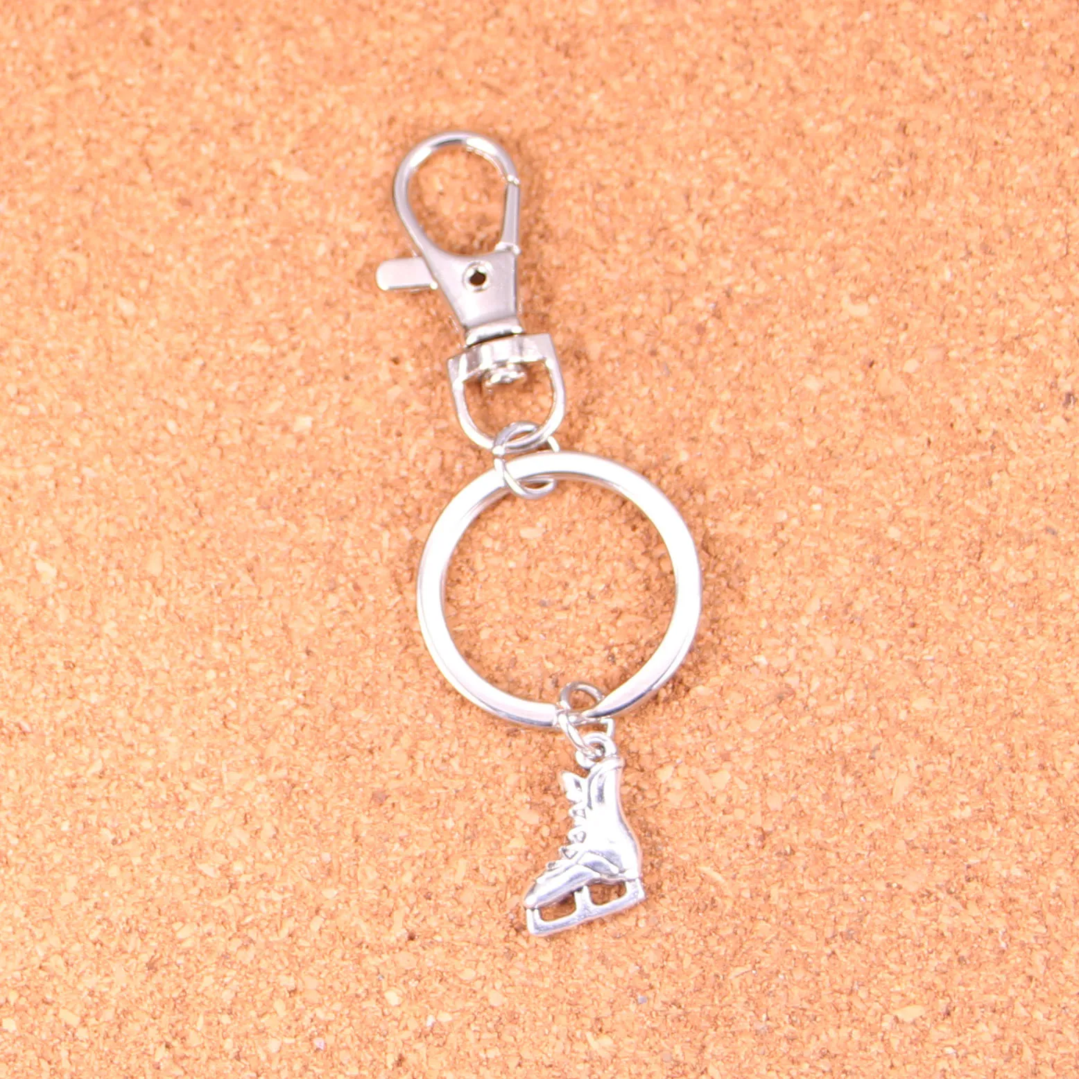 

Ice Skates Shoes Keychain Silver Swivel Lobster Clasp Clips Handbag Car Charms Jewelry For Key Chain Trinket Jewelry Gift
