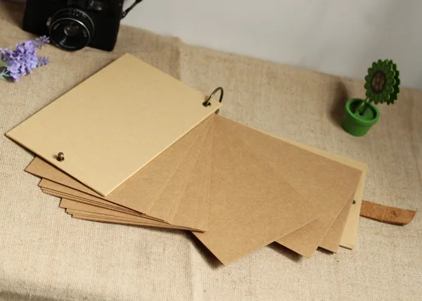 A4-Large-Small-Size-Memory-blank-cover-kraft-paper-wedding-album-frames-personalized-graffiti-retro-DIY (1)