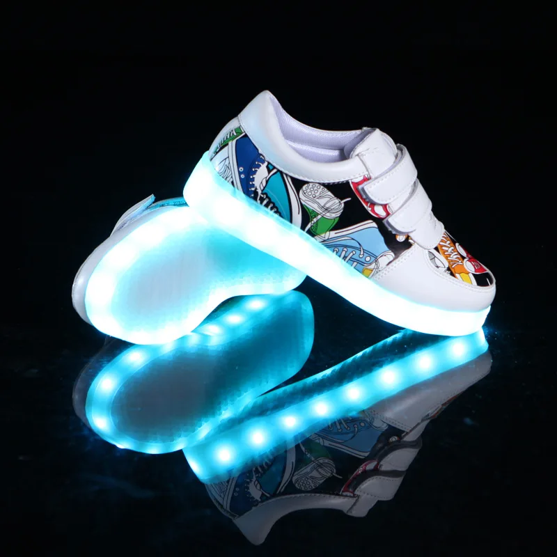 الأزياء تنفس الاطفال LED مضيئة أحذية رياضية USB قابلة للشحن 2018 جديد العلامة التجارية طفل الفتيان الفتيات متوهجة أحذية رياضية مع أضواء
