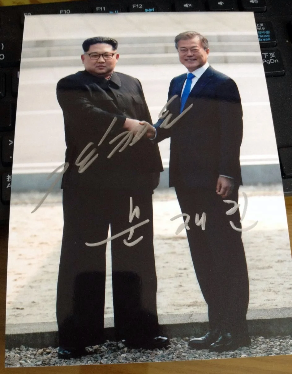 

hand signed Moon Jae-in Moon Jae in autographed photo 5*7 free shipping 062018