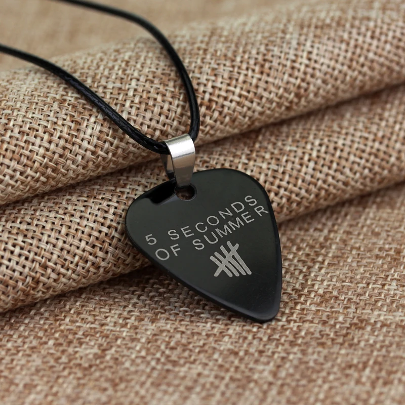 

MQCHUN Music Band 5 Second of Summer Necklace Pendant for Fans High Quality Stainless Steel Guitar Pick Necklace