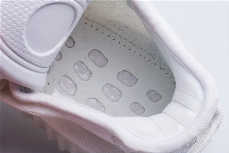Breathable White Mesh Light running shoes for men and Women 2018 New arrival Low yeezling Material Sport Shoes Men Eur36-44 Breathable White Mesh Light running shoes for men and Women 2018 New arrival Low yeezling Material Sport Shoes Men Eur36-44