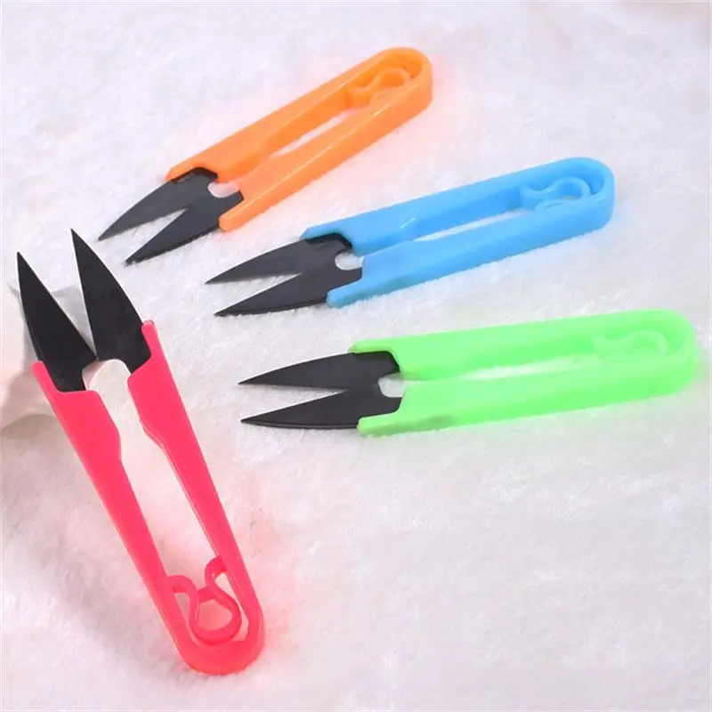 

Plastic handle U scissors small U clipper hand DIY tool cross embroidered paper cutting tool yarn scissors black head color