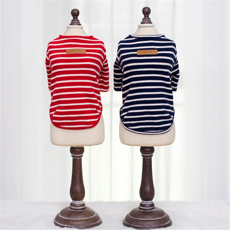 dog clothes display (1)