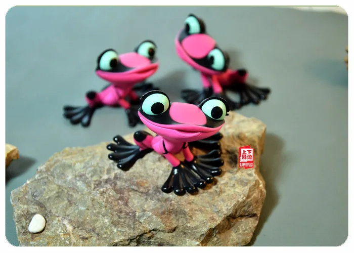 2pcs Lot 14 New Rio 2 Movie Cartoon Toy Doll Baby Toy Most Samely Good Quality Frog Plastic Kid Toys Model Birthday Gift 7cm Gift Toy Tonguegift Box For Necklace Aliexpress