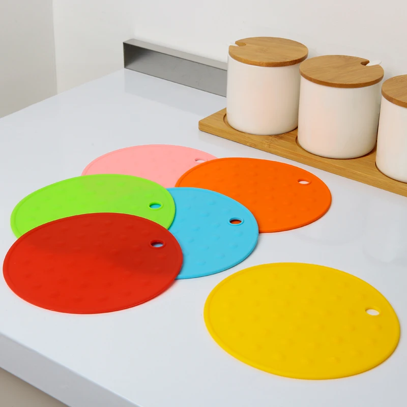 

4Pcs/Set Silicone Mat Cup Pad Non-Slip Insulation Pad Cup Bowl Mat Pad Stand Hot Drink pot Holder Kitchen Accessories