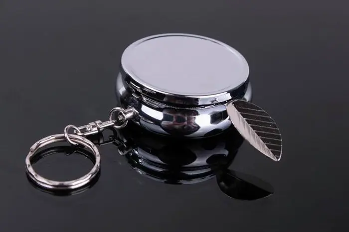 

NEW ROUND METAL CHROME PLATED CIGARETTE/CIGAR POCKET ASHTRAY WITH KEYCHAIN 0.6" X 1.9"FREE SHIP