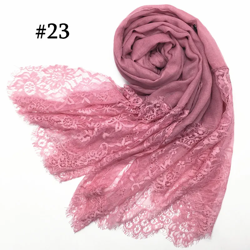 30 цветов Длинные двухсторонняя цветочные кружева шарфы элегантный Для женщин мусульманский хиджаб турецкий обертывания гладкое хлопчатобумажное полотно Макси кашне, шаль тюрбан - Цвет: 23 pink