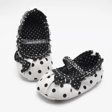 Черная плиссированная кружевная обувь принцессы с квадратным носком; детская обувь на мягкой нескользящей подошве; ручная работа; обувь для первых шагов