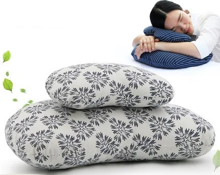 Office Sleeping Artifact Warm Hand Double Siesta Pillow Male And Female Students Lunch Break Pillow Small Pillow - Цвет: Style 6