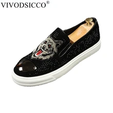 VIVODSICCO/мужские повседневные удобные лоферы; модные блестящие заклепки с круглым носком и принтом тигра; трендовая обувь без застежки