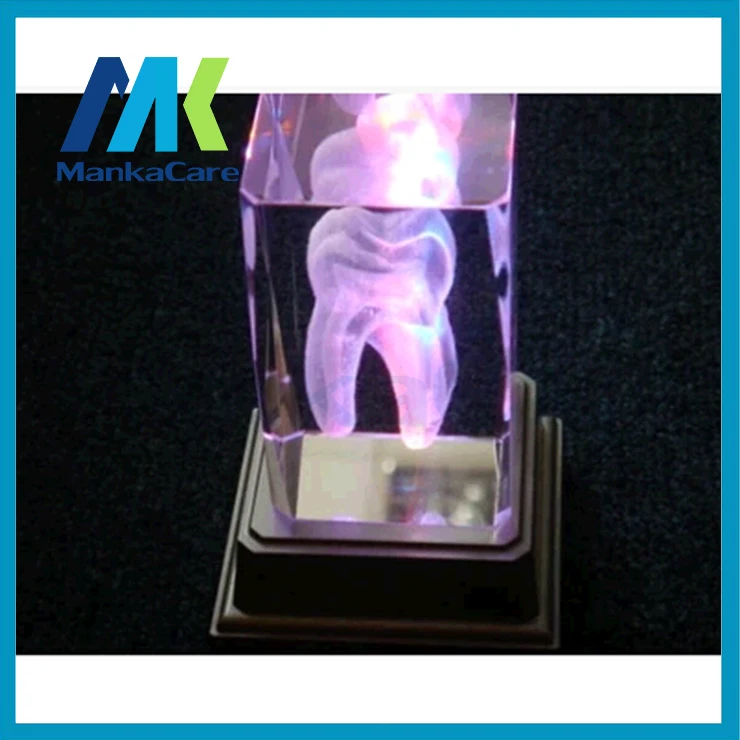 dental-dentisit-tooth-crystalline-teeth-handicraft-dental-clinic-decoration-furnishing-laser-etched-tooth-crystal-glass-cube