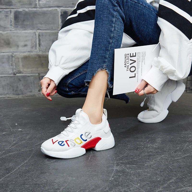 

2019 Designer Summer Big Size 40 Womens Running Shoes Hidden Increase 5cm Sports Shoes Ladies White&Black Girls Walking Sneakers