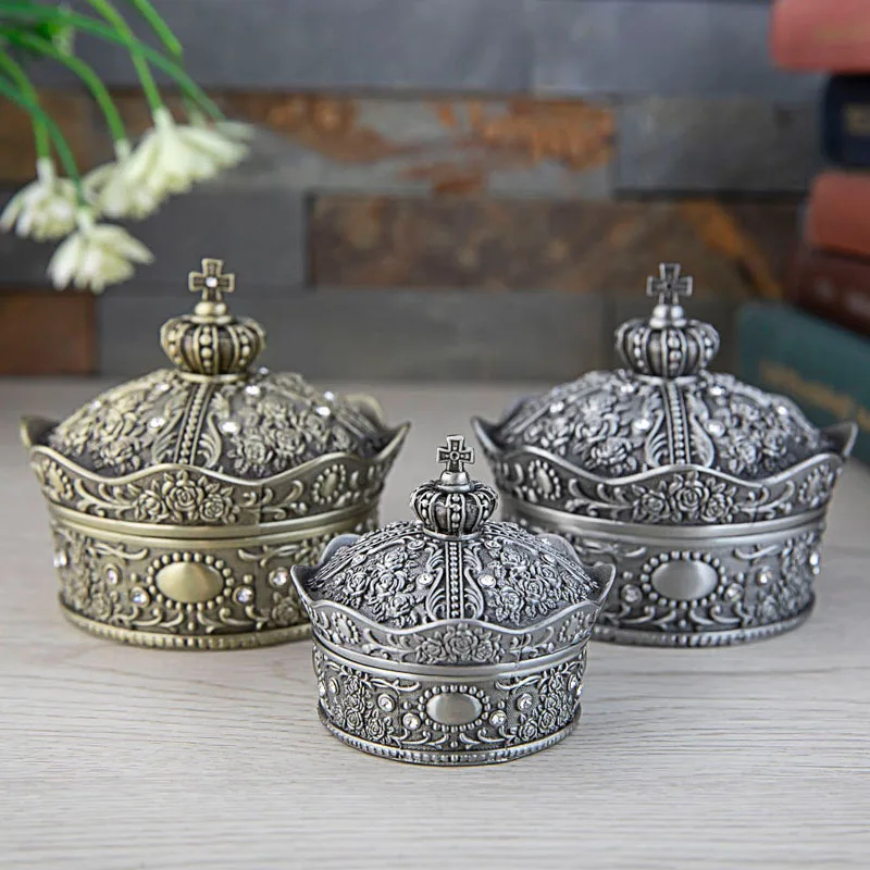 

Metal Jewelry Box Crown ShapeTrinket Box Vintage Home Decoration Art Rose Flower Carved Organizer Beads Storage Box