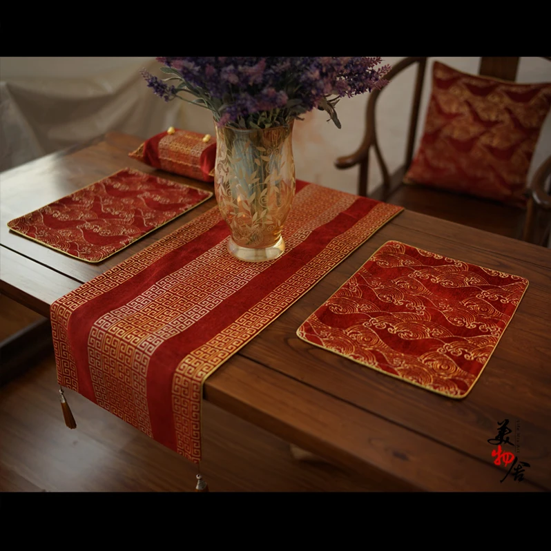 

Thick Table runner Europe Back Shape Stripes Wedding TableCloth cloth Luxury Embroidery Room Sofa Home Hotel Bedding Decoration