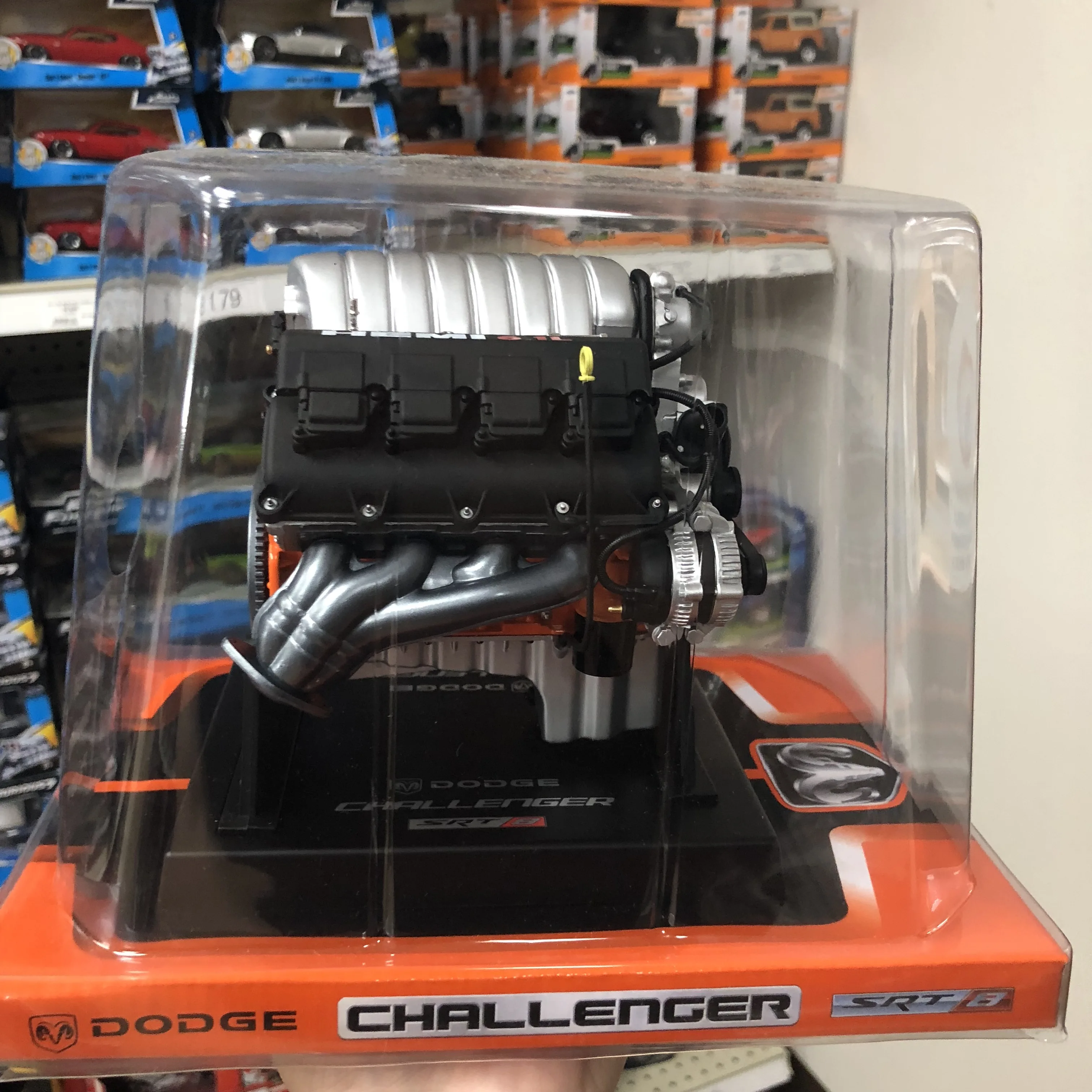 Американский Классический Challenger SRT8 двигатель модель двигателя 1:6 подарок на день рождения