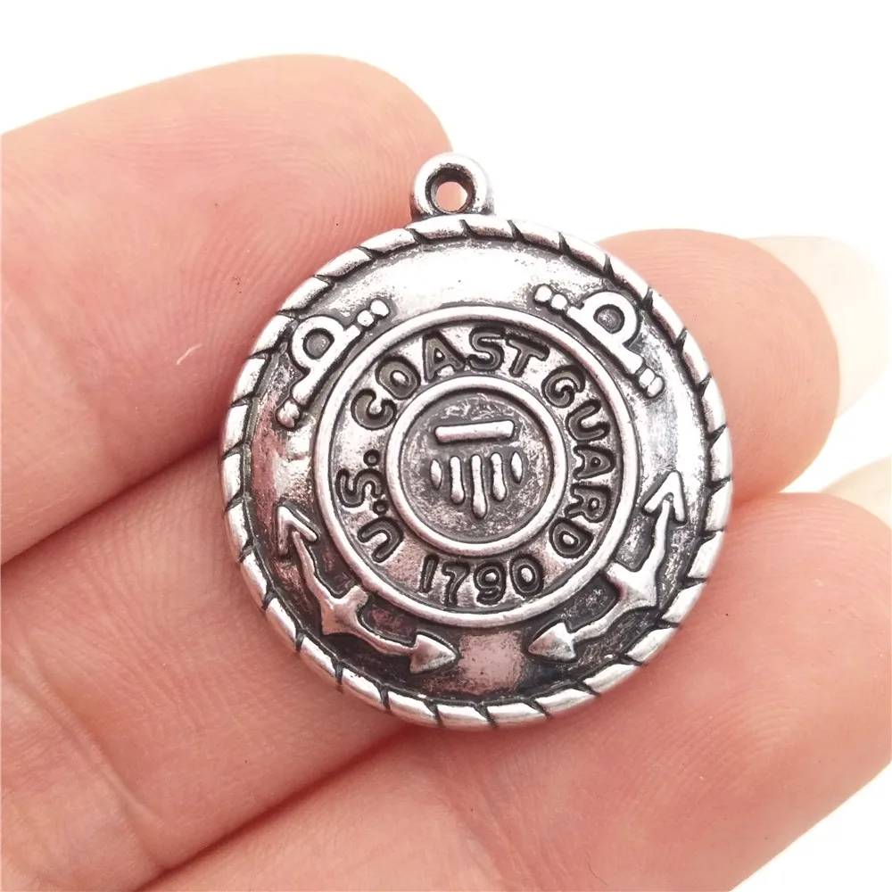 

BULK 30pcs Lots Zinc Alloy Metal US Coast Guard Charms Antique Silver Tone Patriotic Military Medal Pendant 20*23mm 3.5g