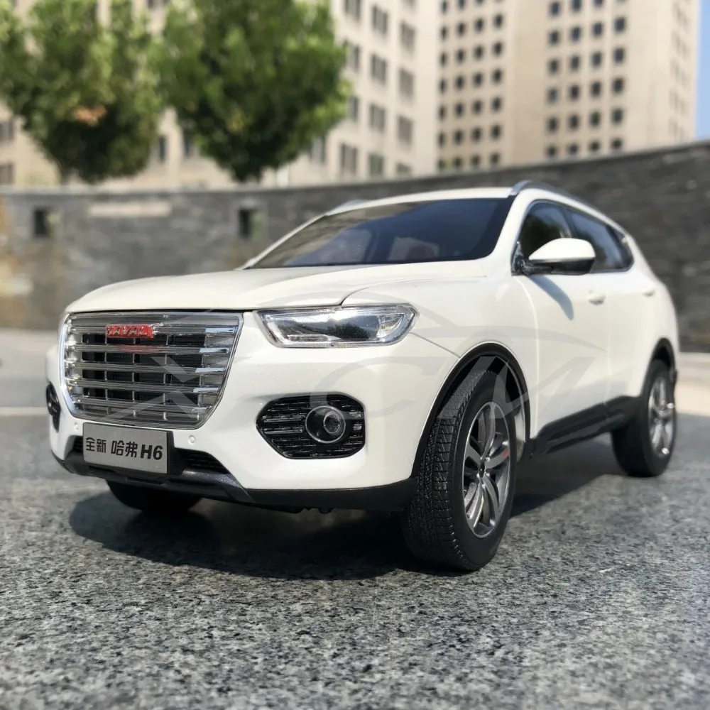 Литая модель автомобиля Great Wall все новые Haval H6 1:18 (белый/красный логотип)| |