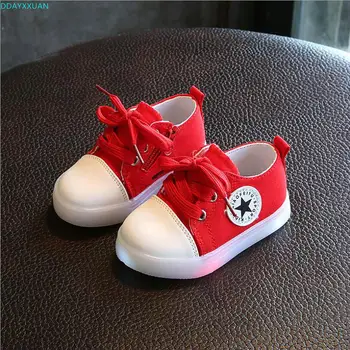 

New 2018 European fashion cute elegant baby girls boys sneakers LED lighting baby sneakers cool glitter baby casuall shoes