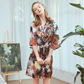 

2020 summer women robe lace sexy large size 3 colors floral print bride Bridesmaid robe silk satin bathrobe wedding robe