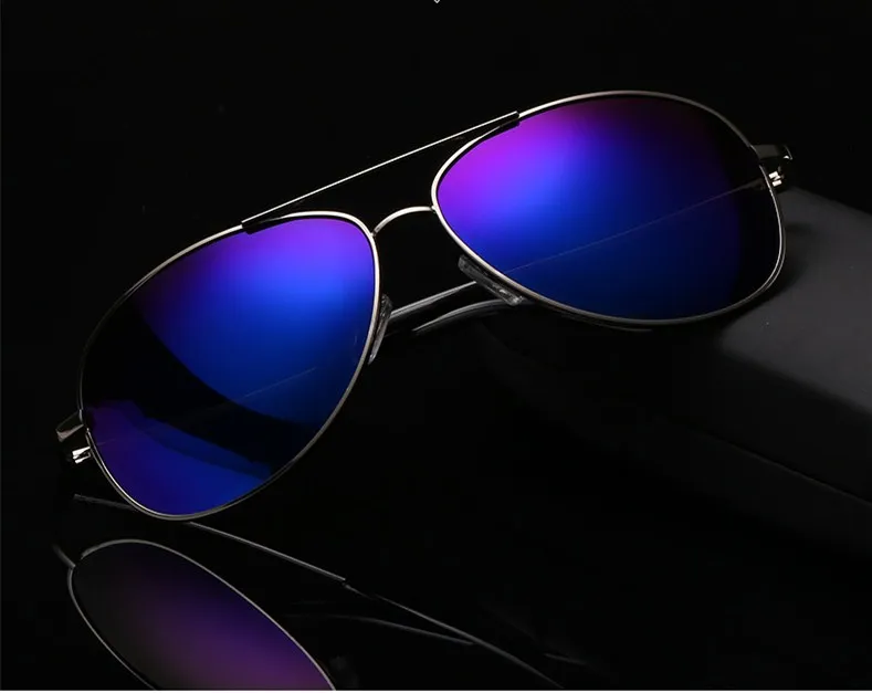 2017 Color film polarized sunglasses tough guy blue green silver lens